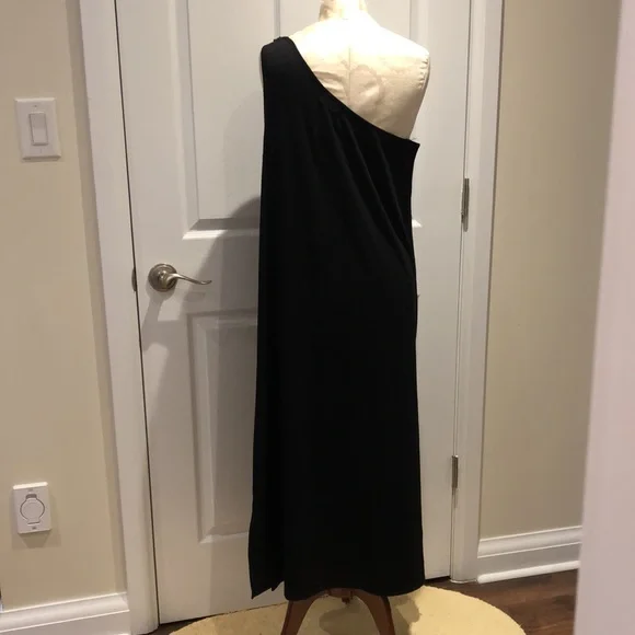 4. The Drop | NWT Ribbed One Shoulder Maxi Dress - Picture 4 of 13